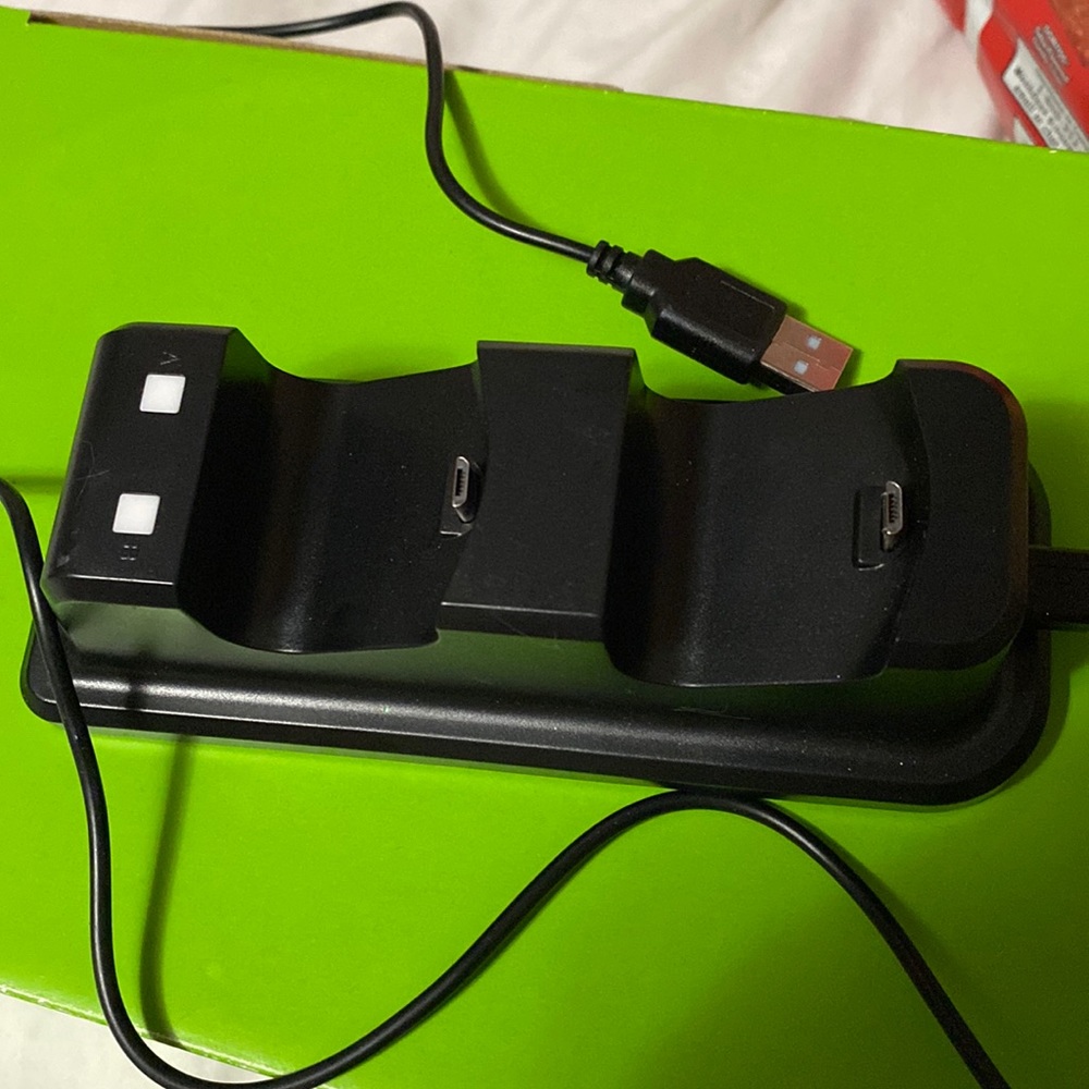 Wireless controller charger